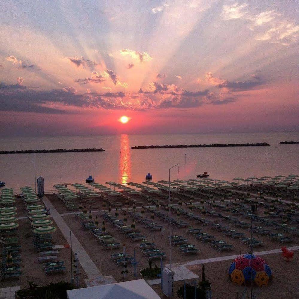 Florida Park Hotel Bellaria-Igea Marina Esterno foto